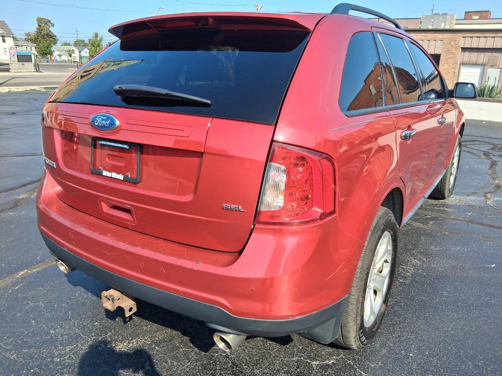 Ford Edge Vehicle Full-screen Gallery Image 05
