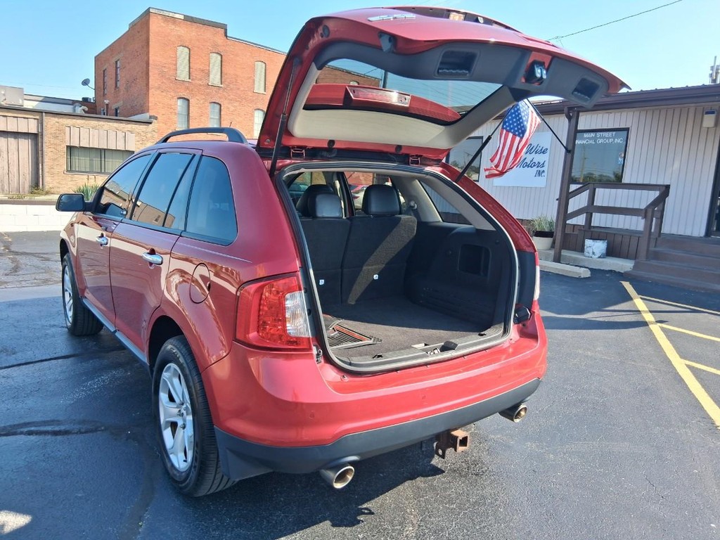 Ford Edge Vehicle Full-screen Gallery Image 11