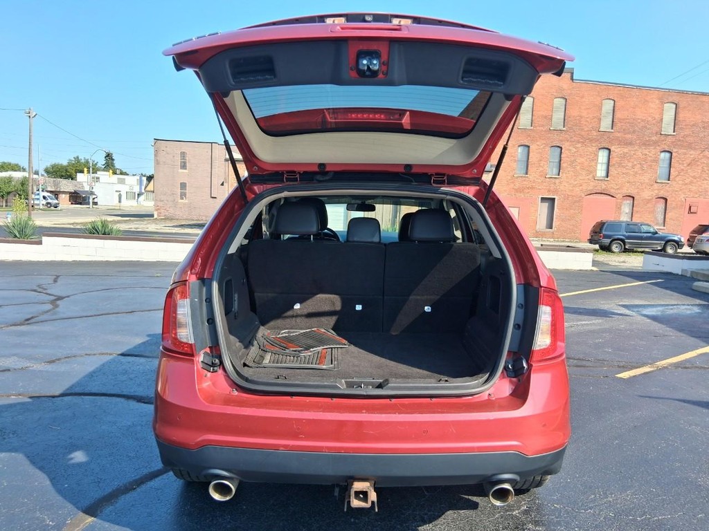 Ford Edge Vehicle Full-screen Gallery Image 12