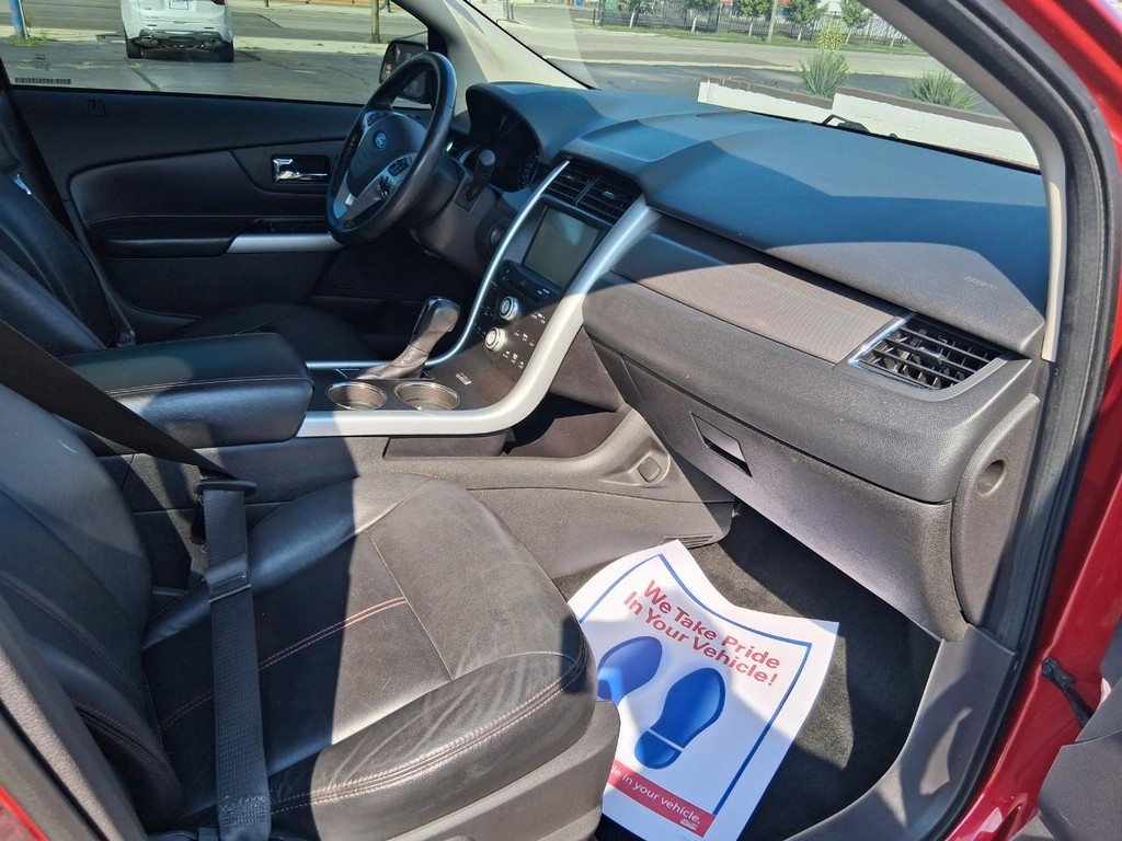 Ford Edge Vehicle Full-screen Gallery Image 15
