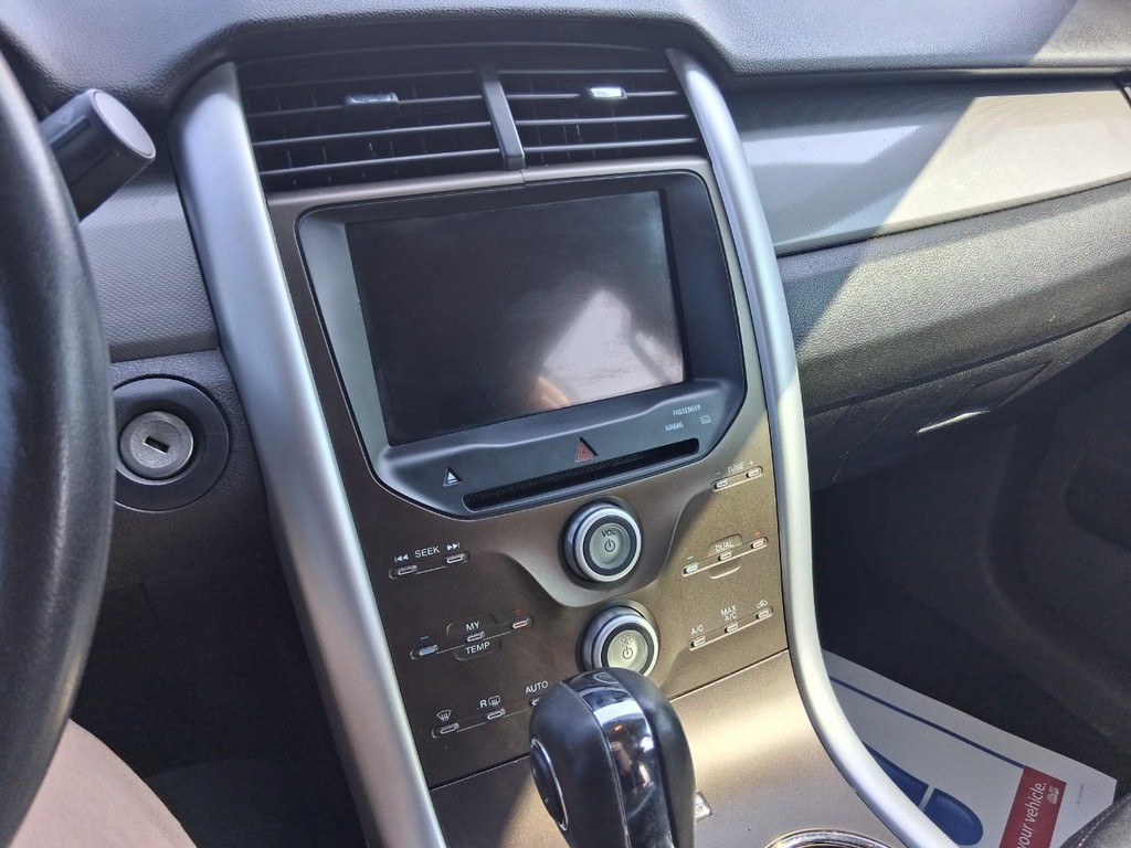 Ford Edge Vehicle Full-screen Gallery Image 17