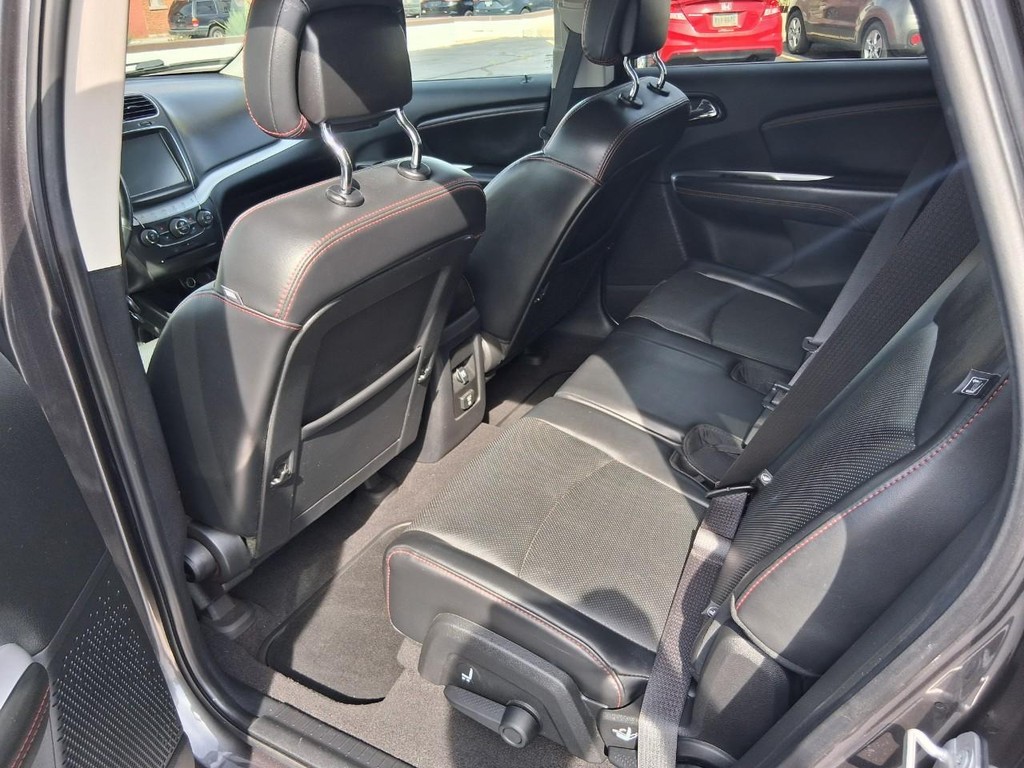 Dodge Journey Vehicle Full-screen Gallery Image 10