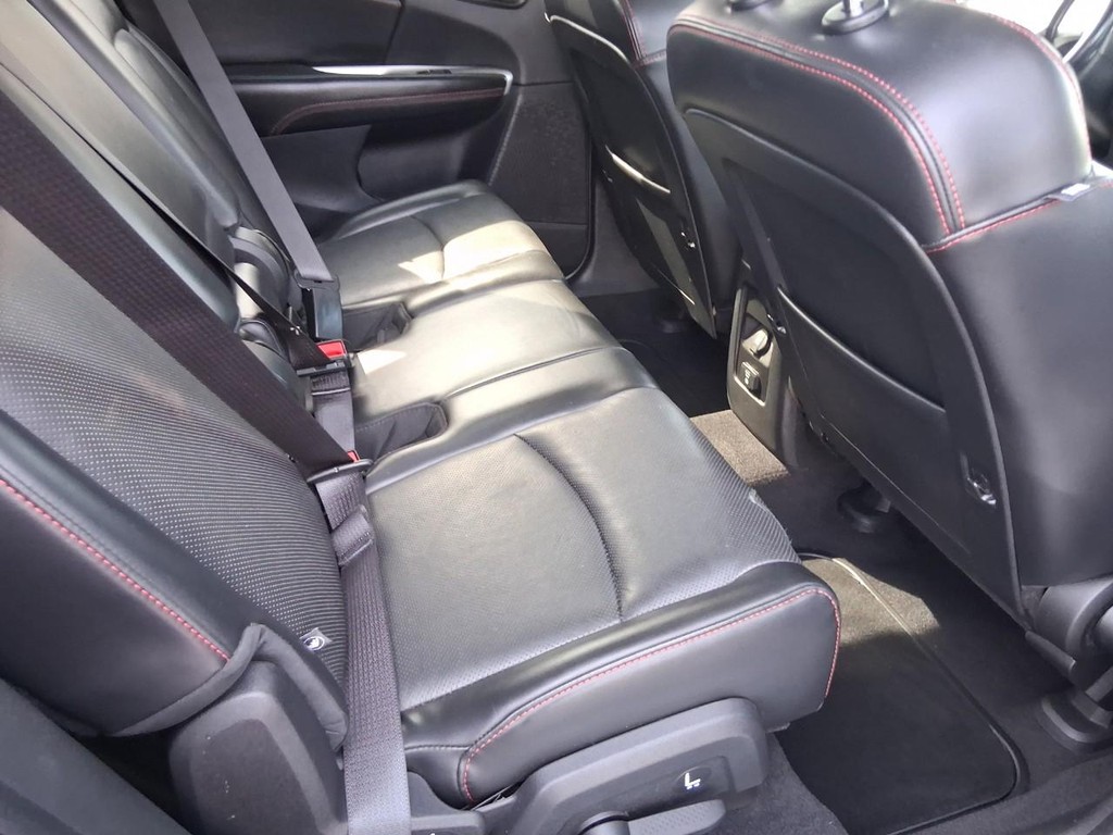 Dodge Journey Vehicle Full-screen Gallery Image 16
