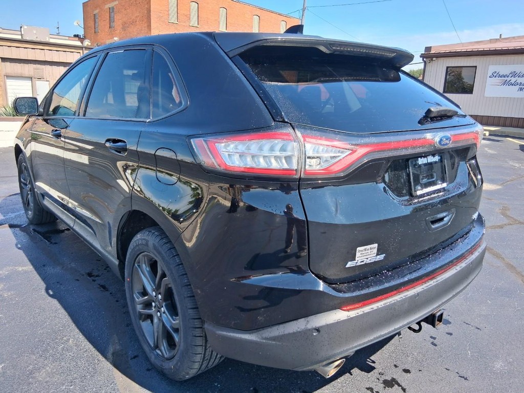 Ford Edge Vehicle Full-screen Gallery Image 03