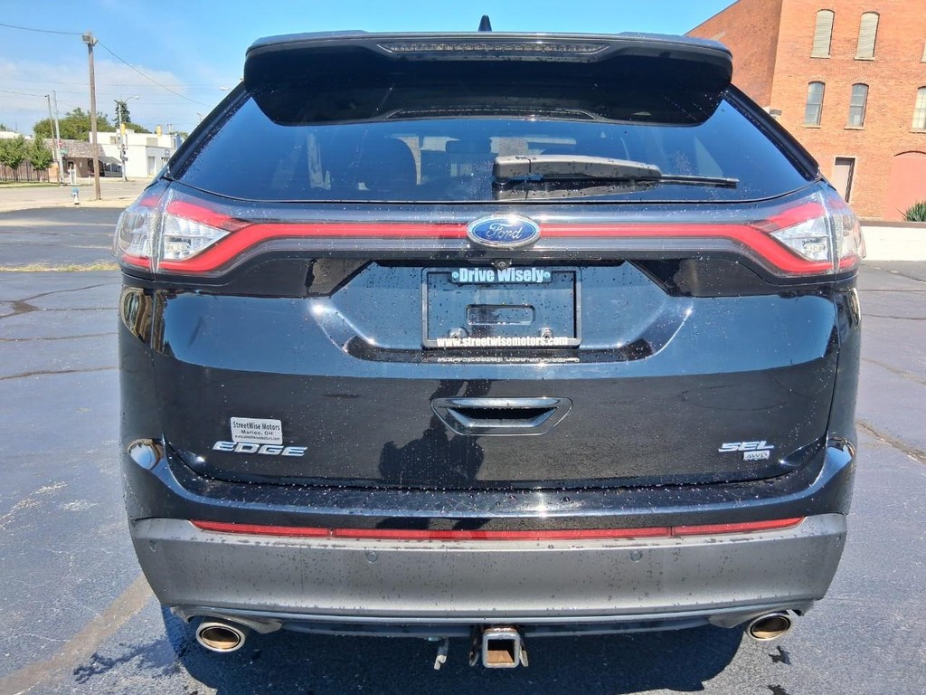 Ford Edge Vehicle Full-screen Gallery Image 04