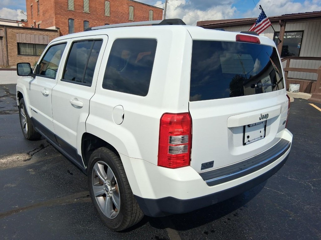 Jeep Patriot Vehicle Full-screen Gallery Image 03