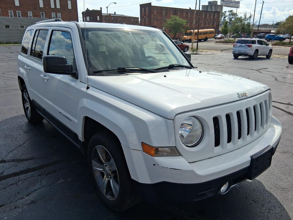 Jeep Patriot Vehicle Full-screen Gallery Image 07