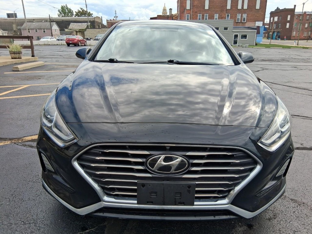 Hyundai Sonata Vehicle Full-screen Gallery Image 08