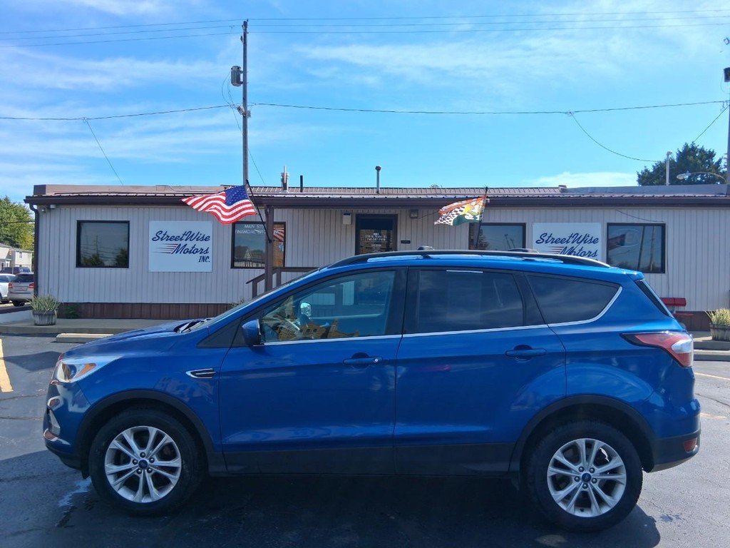 Ford Escape Vehicle Full-screen Gallery Image 02