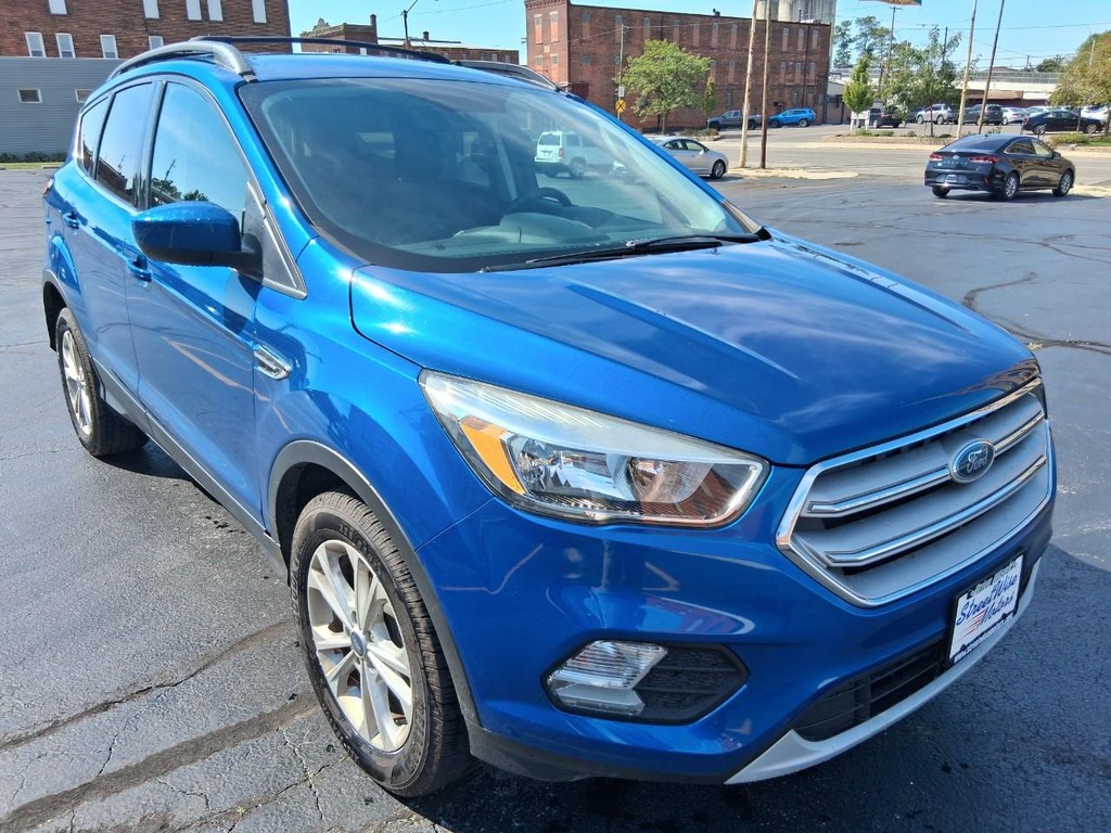 Ford Escape Vehicle Full-screen Gallery Image 07