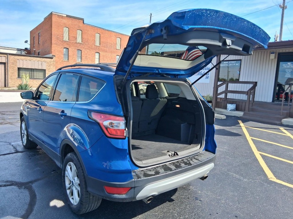 Ford Escape Vehicle Full-screen Gallery Image 11