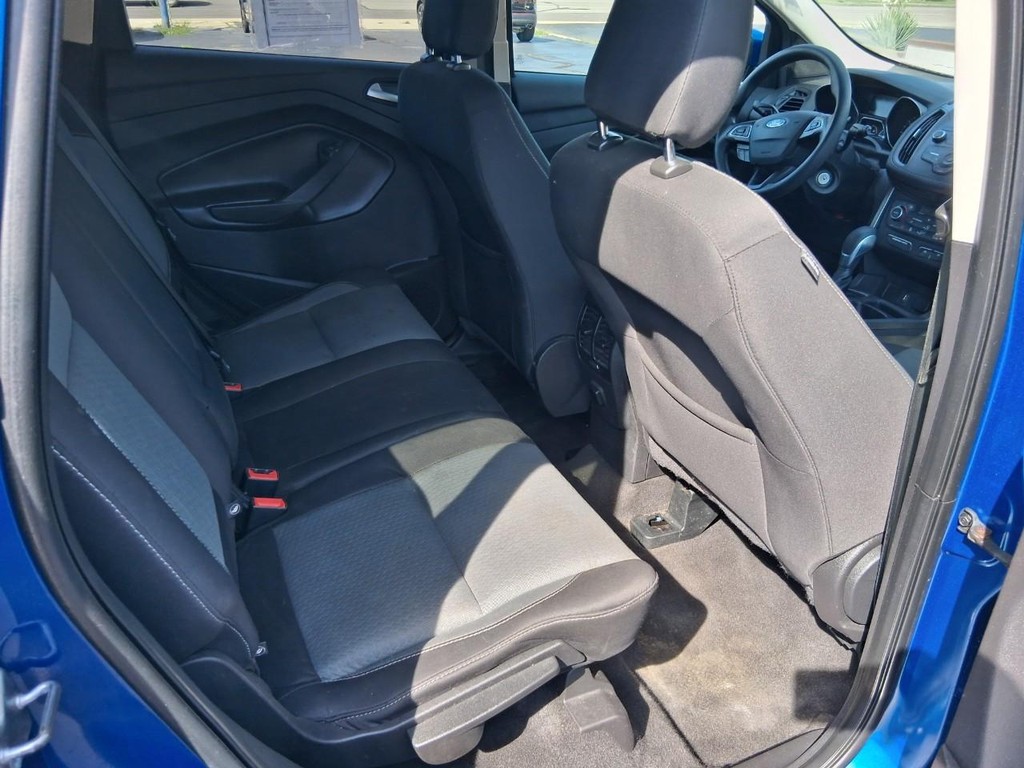 Ford Escape Vehicle Full-screen Gallery Image 14