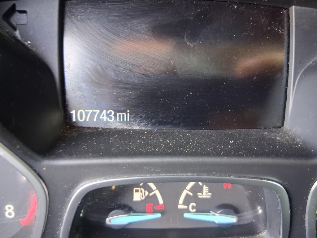 Ford Escape Vehicle Full-screen Gallery Image 16
