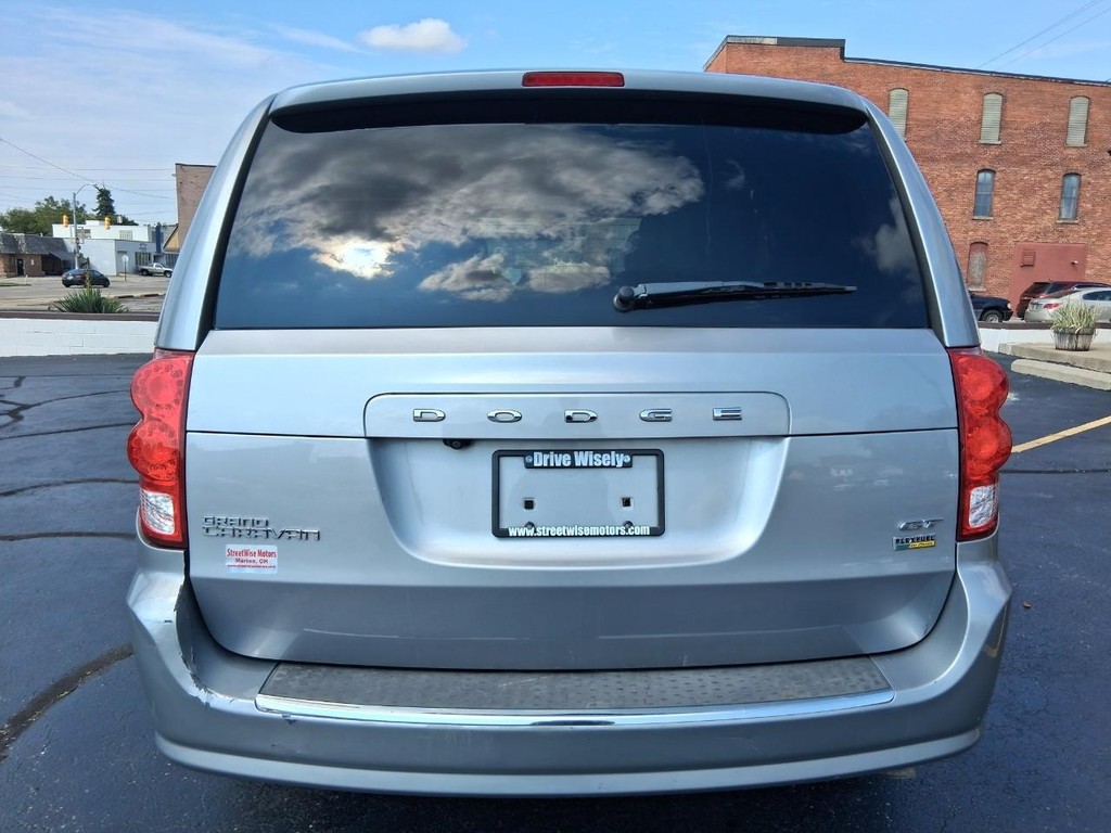 Dodge Grand Caravan Vehicle Full-screen Gallery Image 04
