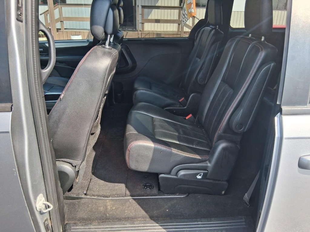 Dodge Grand Caravan Vehicle Full-screen Gallery Image 10