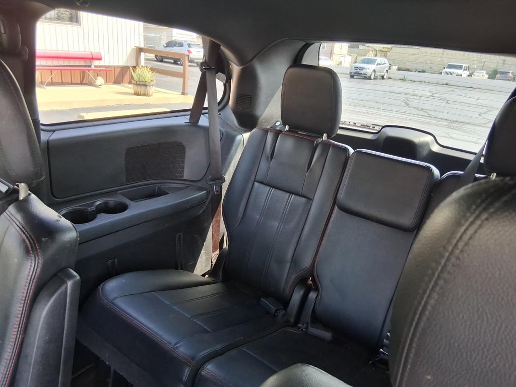 Dodge Grand Caravan Vehicle Full-screen Gallery Image 11
