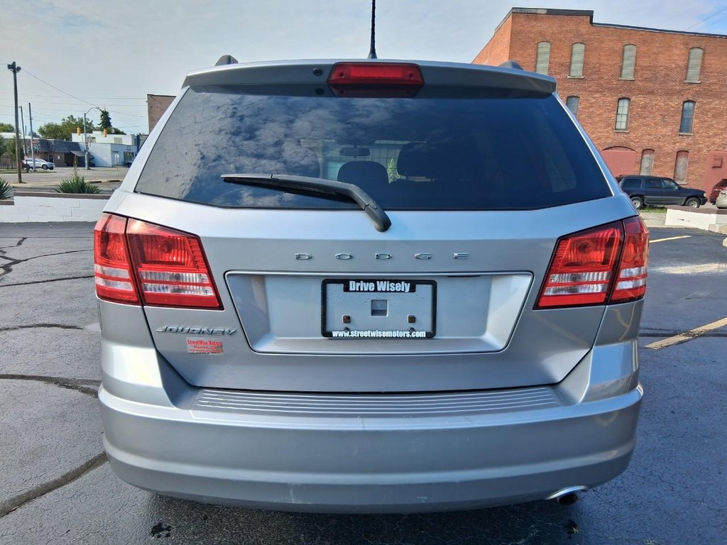 Dodge Journey Vehicle Full-screen Gallery Image 04
