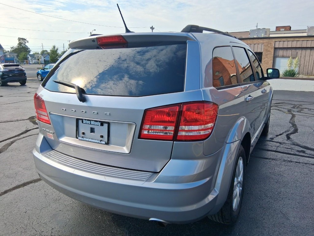 Dodge Journey Vehicle Full-screen Gallery Image 05