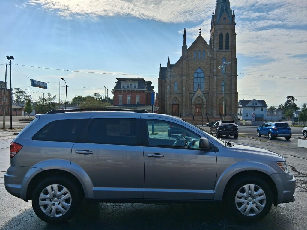 Dodge Journey Vehicle Full-screen Gallery Image 06