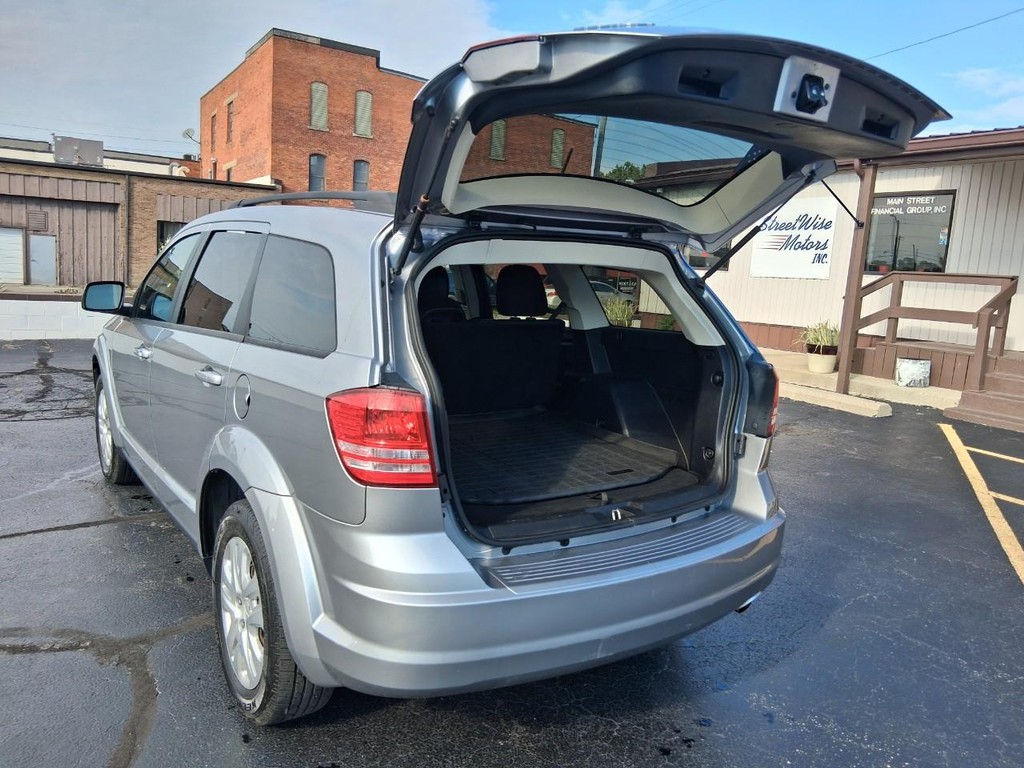 Dodge Journey Vehicle Full-screen Gallery Image 11