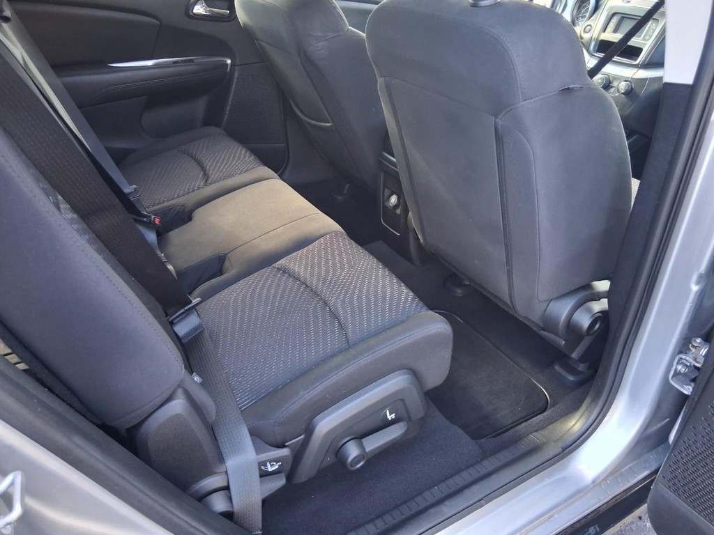 Dodge Journey Vehicle Full-screen Gallery Image 14