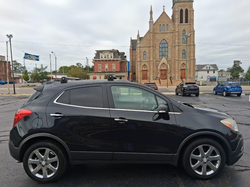 Buick Encore Vehicle Full-screen Gallery Image 06
