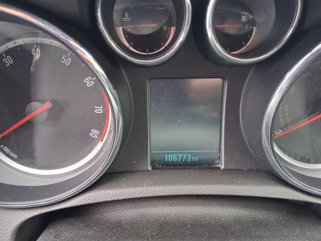 Buick Encore Vehicle Full-screen Gallery Image 16
