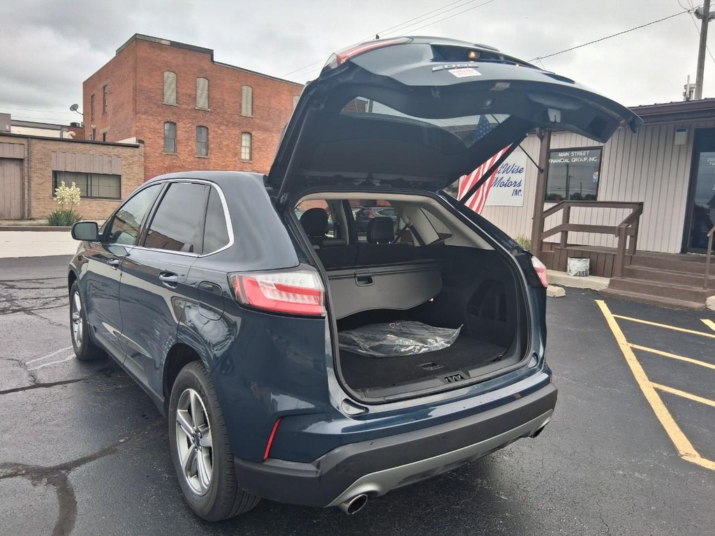 Ford Edge Vehicle Full-screen Gallery Image 11