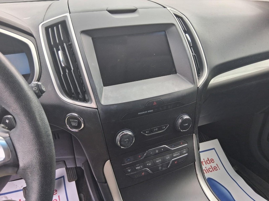 Ford Edge Vehicle Full-screen Gallery Image 17