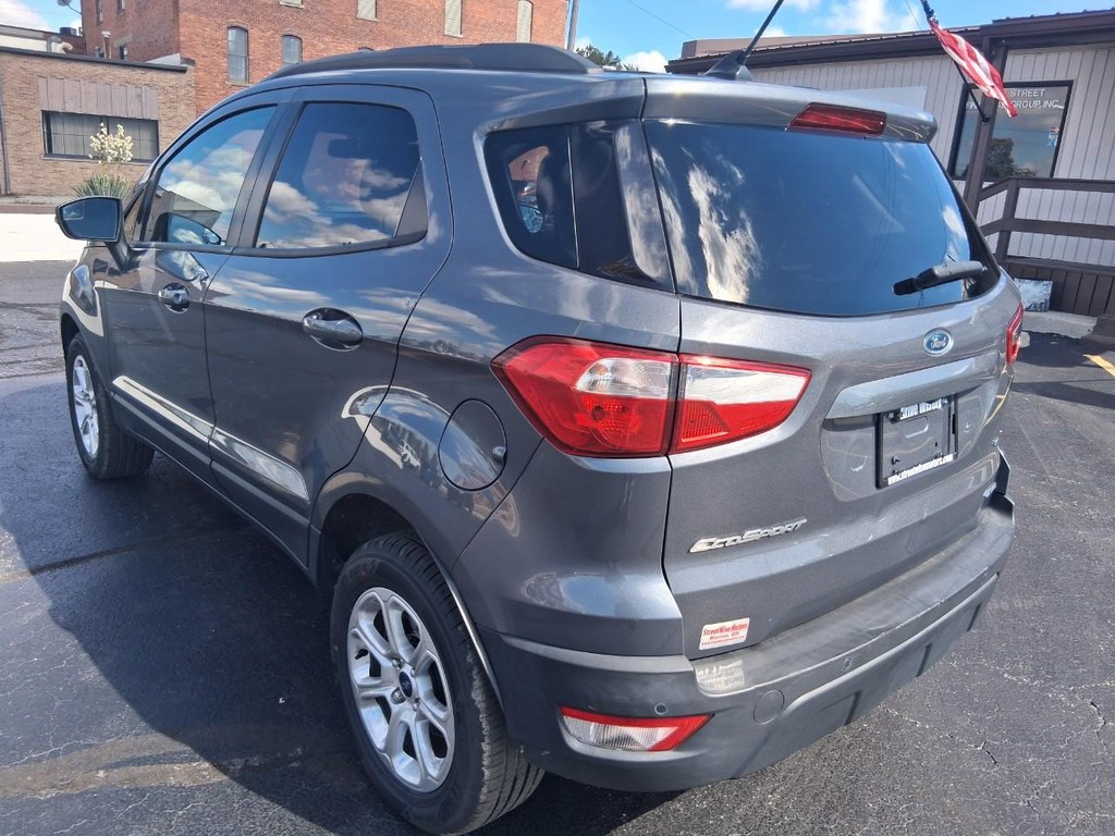 Ford EcoSport Vehicle Full-screen Gallery Image 03