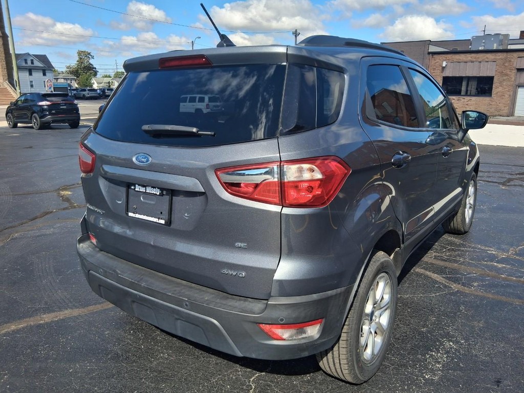 Ford EcoSport Vehicle Full-screen Gallery Image 05