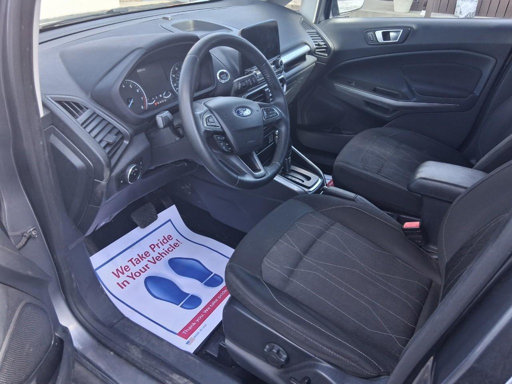 Ford EcoSport Vehicle Full-screen Gallery Image 09