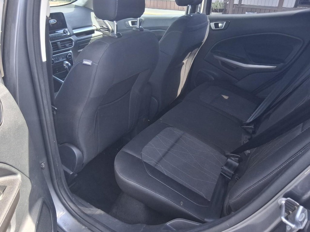 Ford EcoSport Vehicle Full-screen Gallery Image 10