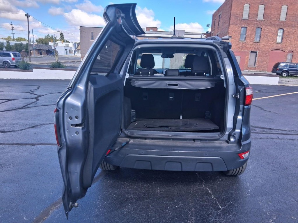 Ford EcoSport Vehicle Full-screen Gallery Image 11