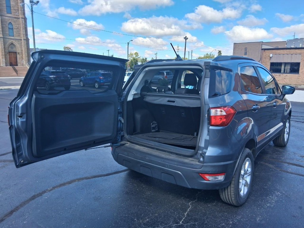 Ford EcoSport Vehicle Full-screen Gallery Image 12