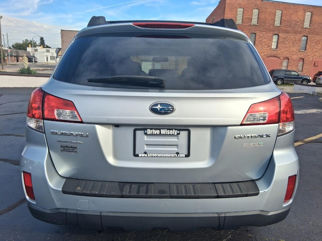 Subaru Outback Vehicle Full-screen Gallery Image 04