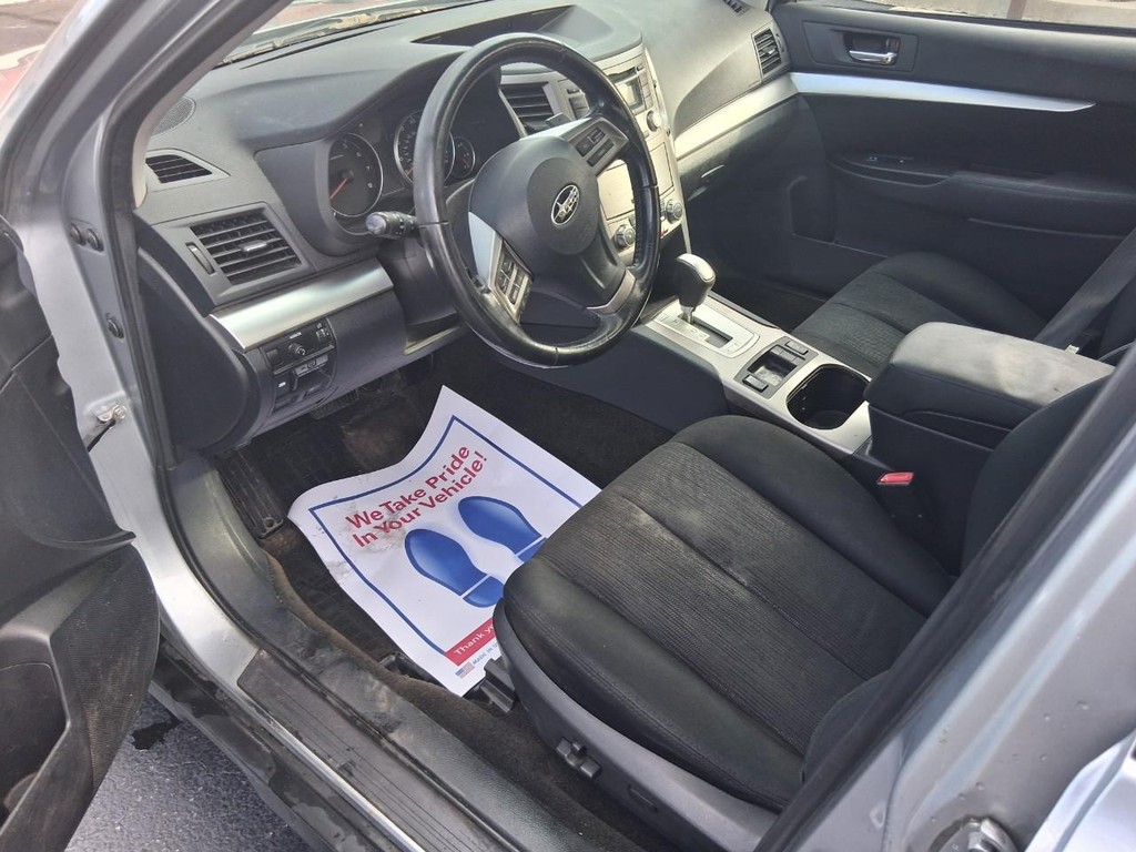 Subaru Outback Vehicle Full-screen Gallery Image 09