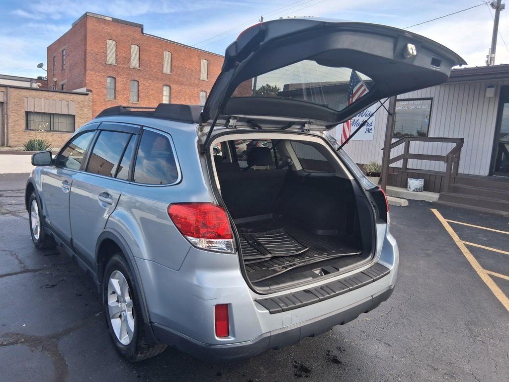 Subaru Outback Vehicle Full-screen Gallery Image 11