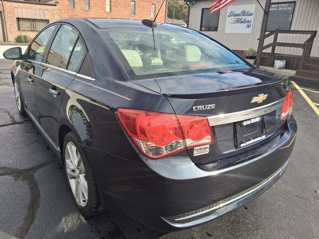 Chevrolet Cruze Limited Vehicle Full-screen Gallery Image 03