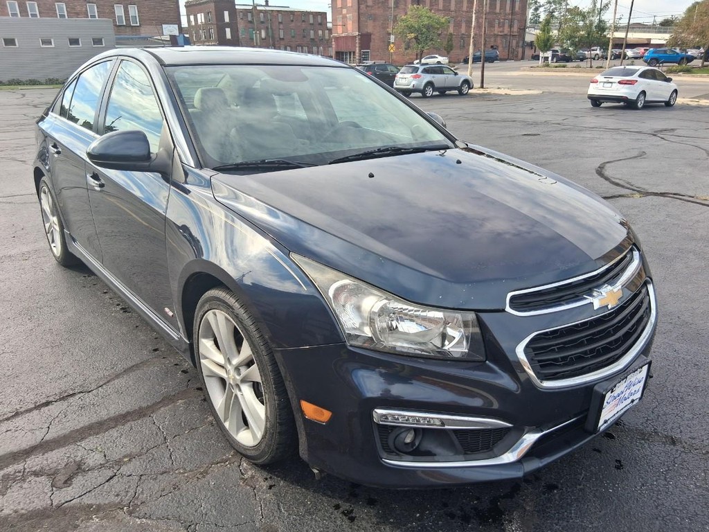 Chevrolet Cruze Limited Vehicle Full-screen Gallery Image 07