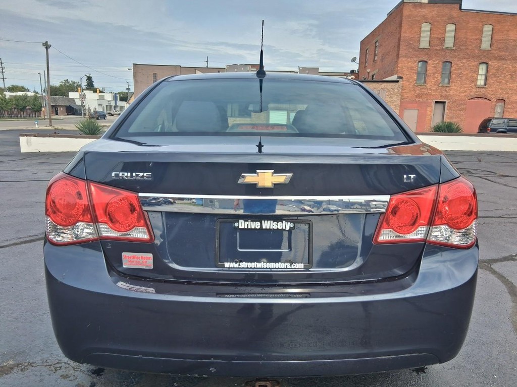 Chevrolet Cruze Vehicle Full-screen Gallery Image 04