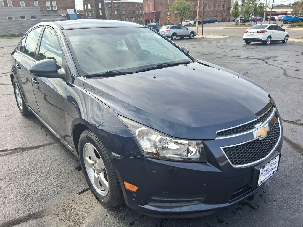 Chevrolet Cruze Vehicle Full-screen Gallery Image 07