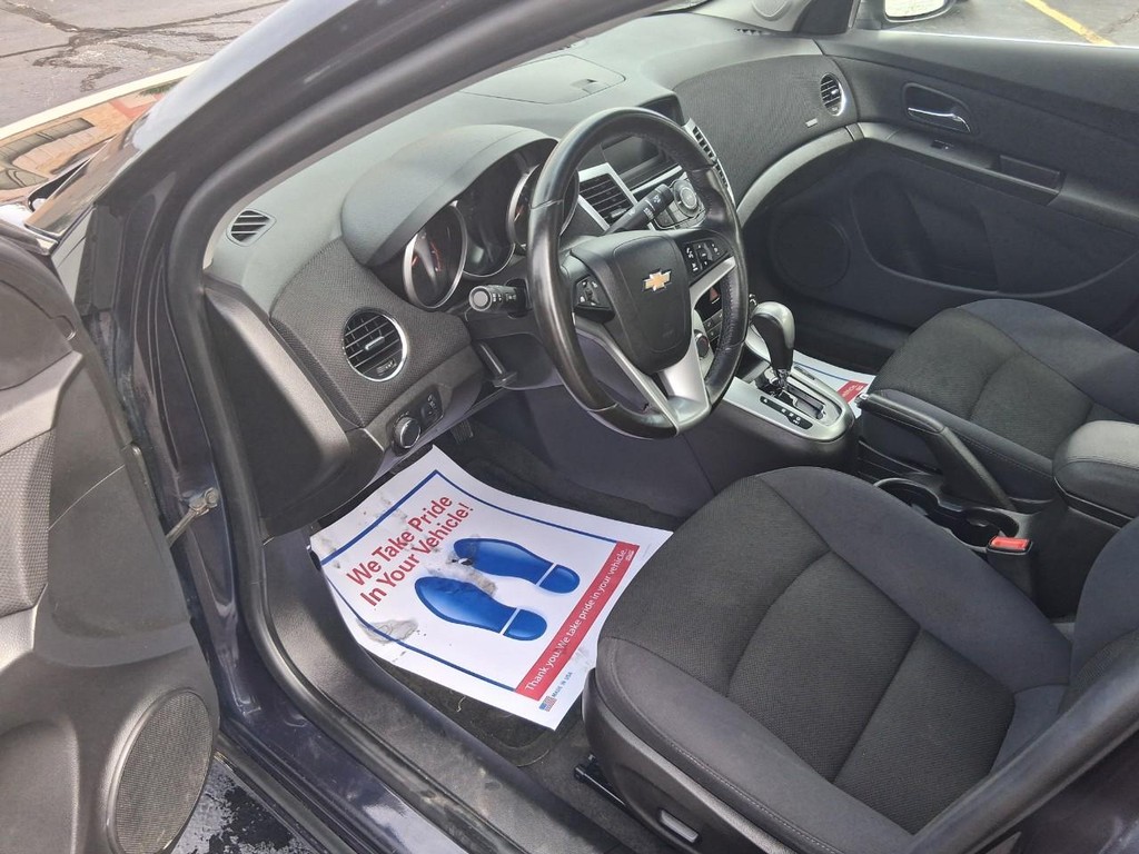 Chevrolet Cruze Vehicle Full-screen Gallery Image 09