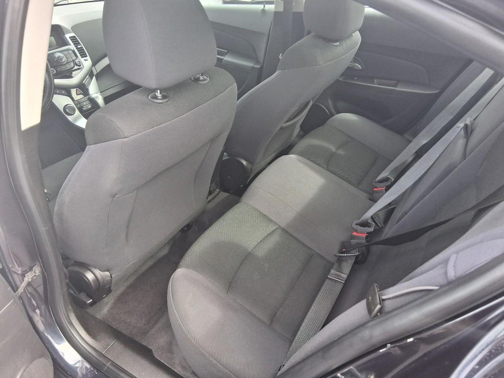 Chevrolet Cruze Vehicle Full-screen Gallery Image 10