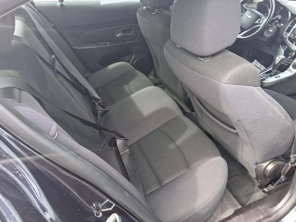 Chevrolet Cruze Vehicle Full-screen Gallery Image 11