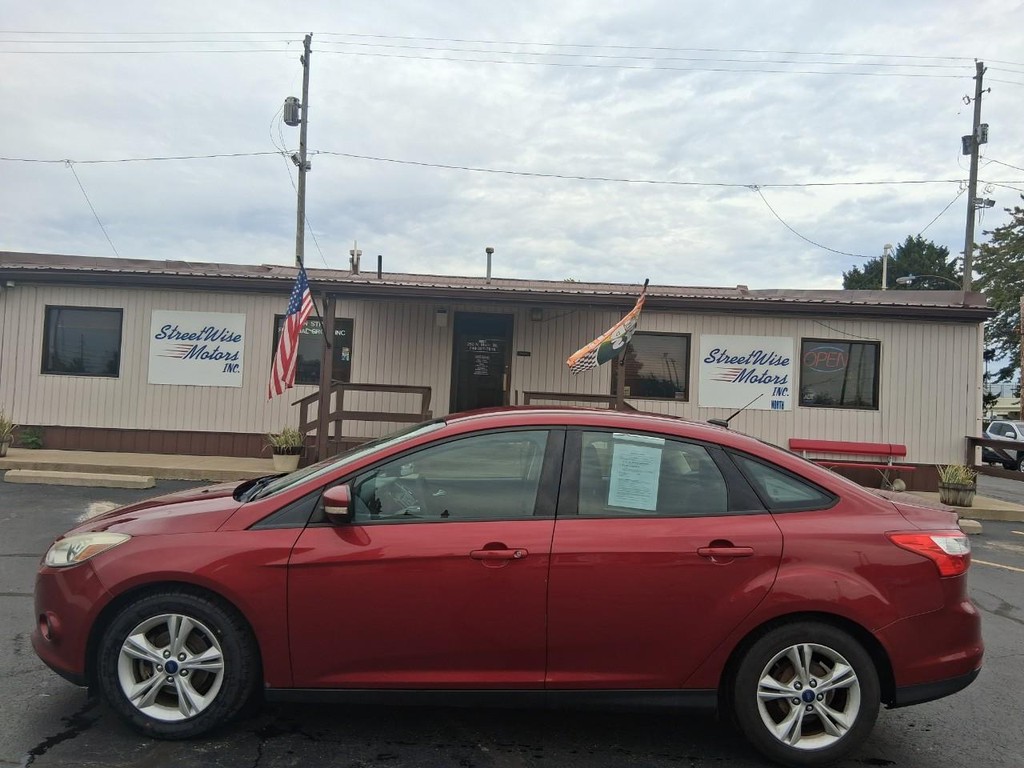 Ford Focus Vehicle Full-screen Gallery Image 02