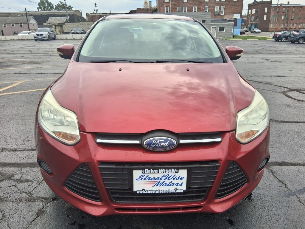 Ford Focus Vehicle Full-screen Gallery Image 08