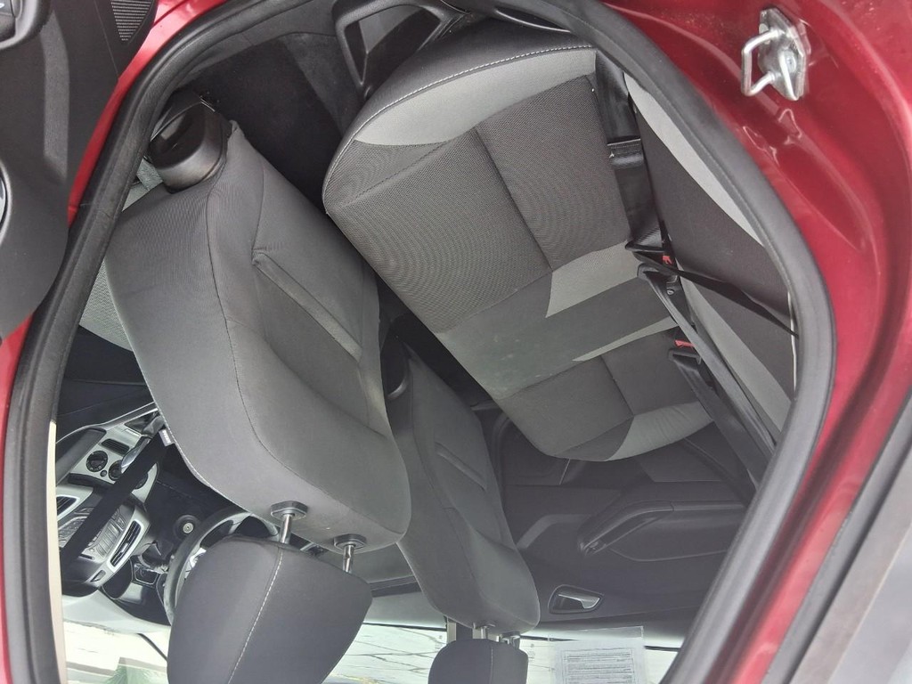 Ford Focus Vehicle Full-screen Gallery Image 11