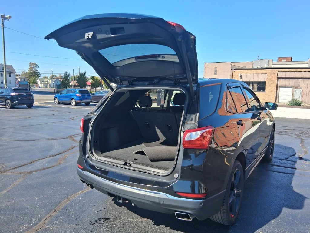Chevrolet Equinox Vehicle Full-screen Gallery Image 13