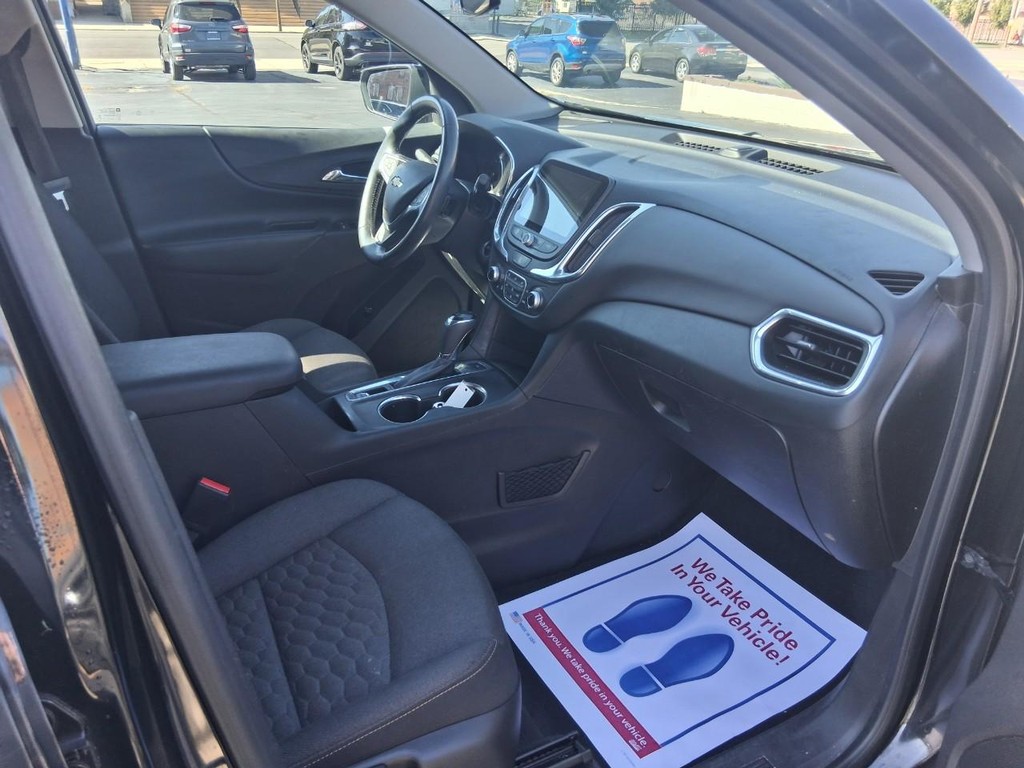 Chevrolet Equinox Vehicle Full-screen Gallery Image 15